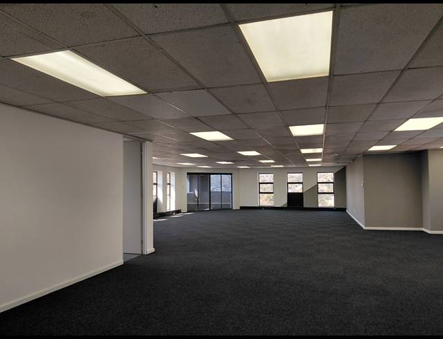 399M² OFFICE TO LET IN HURLINGHAM